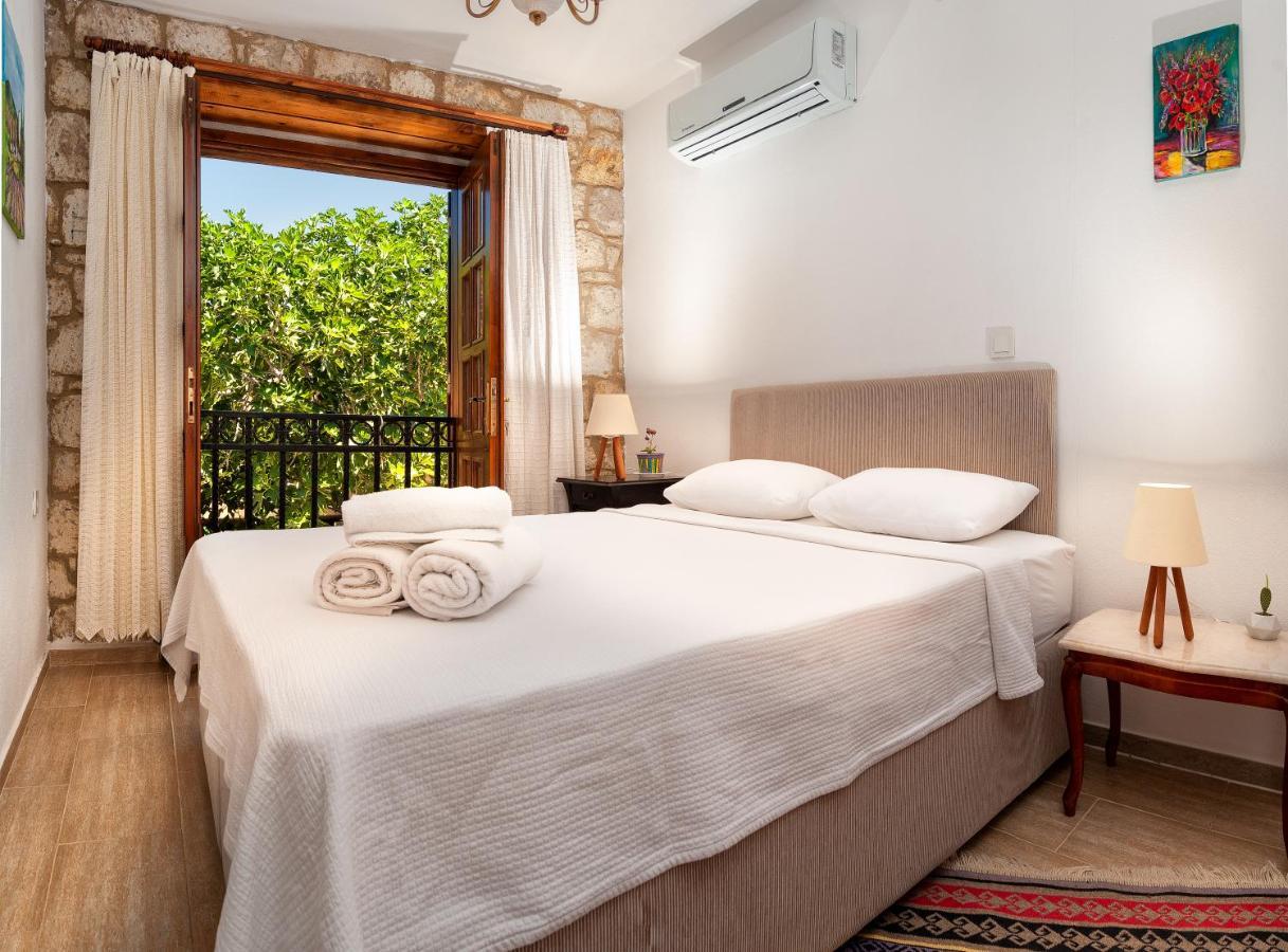 Flores Hotel Alacati Exterior photo