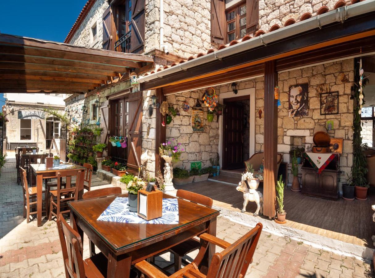 Flores Hotel Alacati Exterior photo