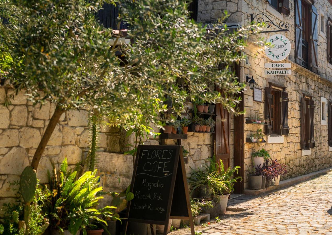 Flores Hotel Alacati Exterior photo