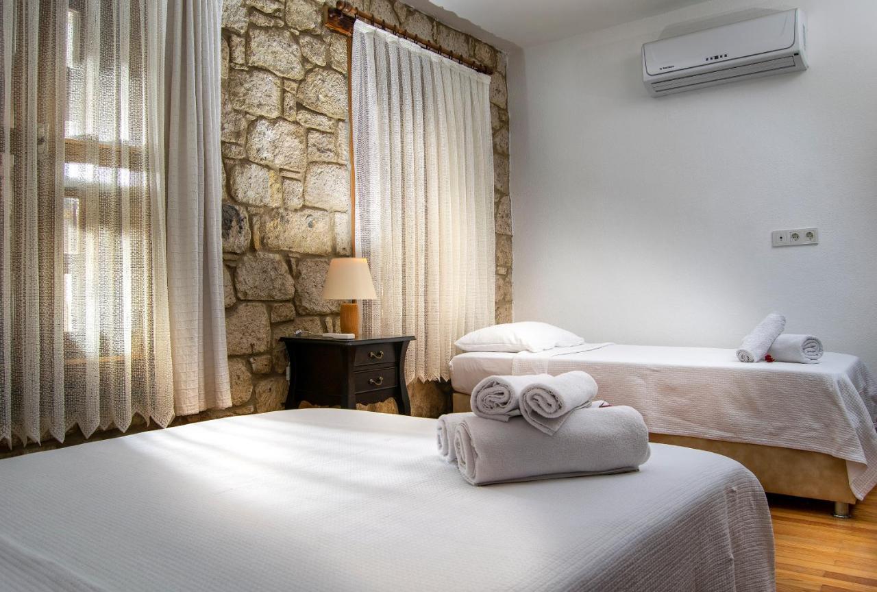Flores Hotel Alacati Exterior photo